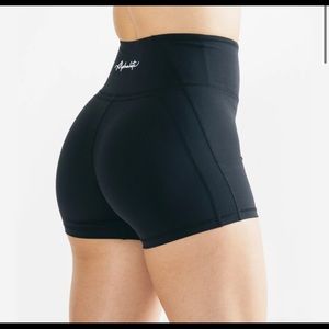 Alphalete Pulse Surge Short-Black
